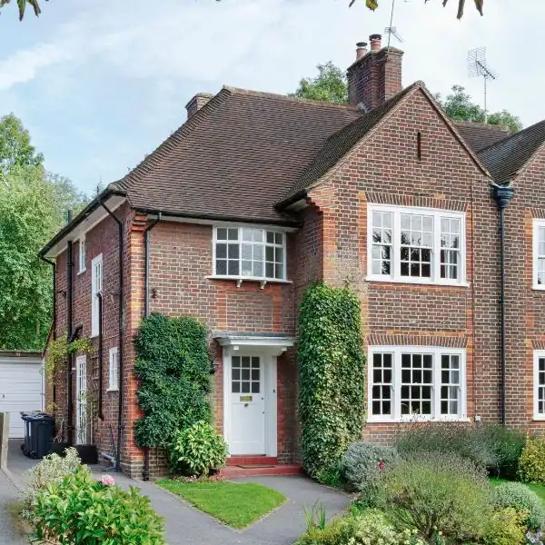 Scenarios 2 Image of UK family home - faulkners scenarios Billericay